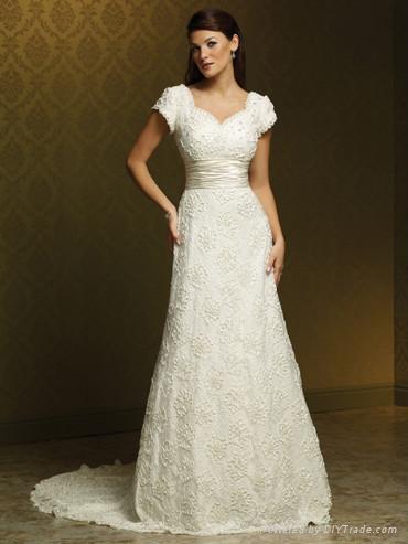 Short_Sleeve_A-line_Lace_Wedding_Dress