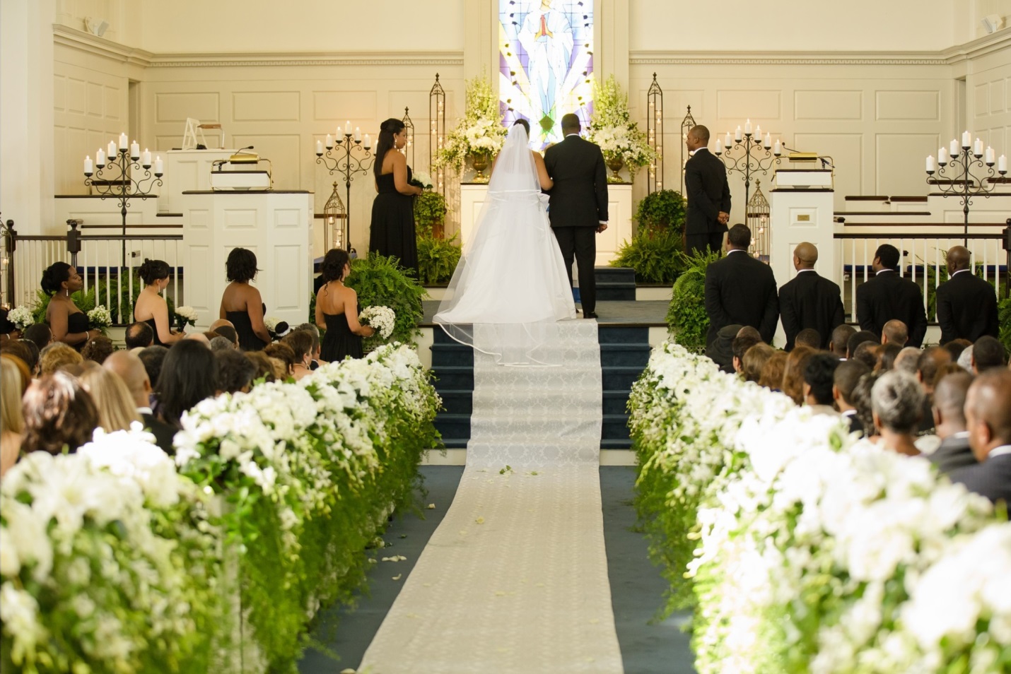 White flowers aisle decor