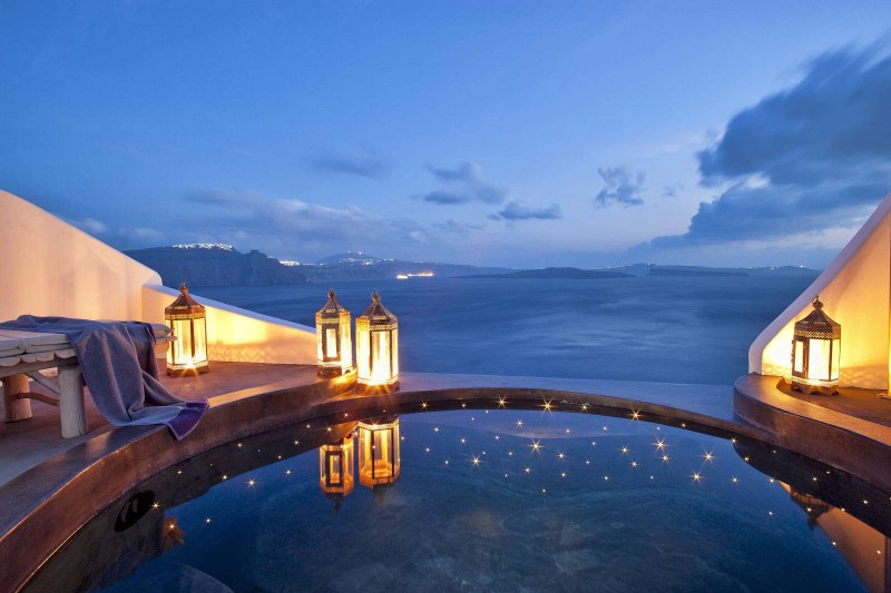 Santorini, Andronis Suites